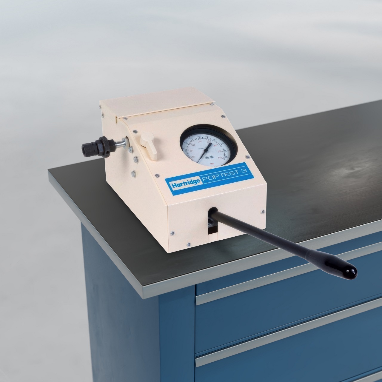 White compact mechanical injector testing bench by Hartridge