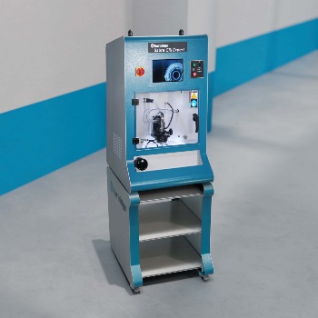 Front facing common rail injector testing bench